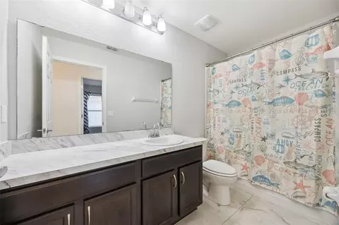 Bath - 2015 Orange Ave, Saint Cloud, FL 34769 photo 3 of 3