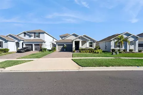4442 Lions Gate Dr, Clermont, FL 34711