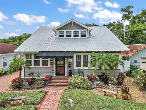 831 N Grandview St, Mount Dora, FL 32757