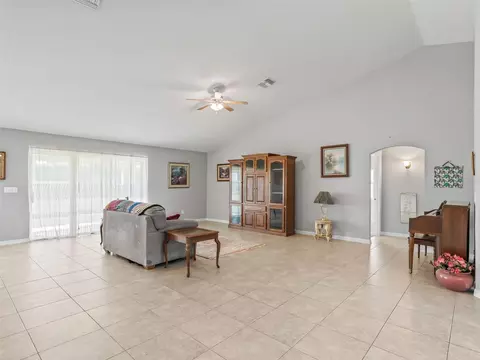 Living - 1907 NW 85th Loop, Ocala, FL 34475 photo 2 of 6