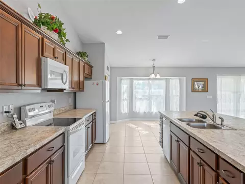 Kitchen - 1907 NW 85th Loop, Ocala, FL 34475 photo 4 of 6