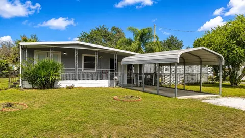 1158 Cr 439, Lake Panasoffkee, FL 33538
