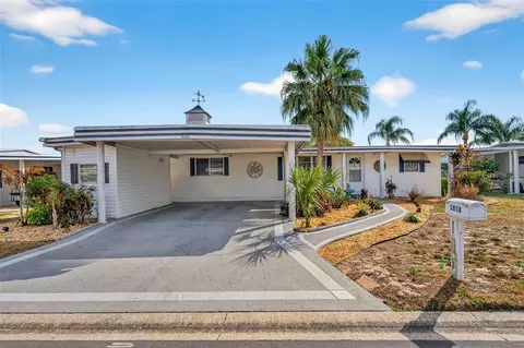 1018 Southland Dr, Tavares, FL 32778