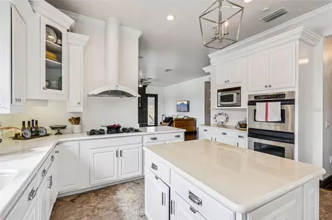 Kitchen - 36530 Lazy B Ln, Eustis, FL 32736 photo 4 of 5