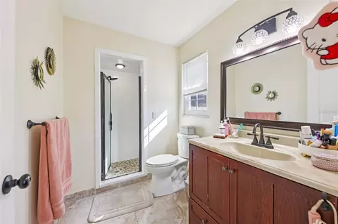 Bath - 1023 S Morningside Dr, Eustis, FL 32726 photo 3 of 4