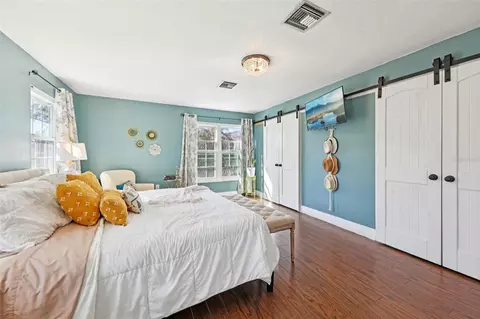 Bedroom - 1023 S Morningside Dr, Eustis, FL 32726 photo 5 of 6