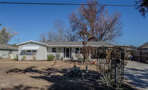 10845 Margaret Dr, Tavares, FL 32778