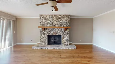 Living - 13 Hermosa Dr, Eustis, FL 32726 photo 3 of 15