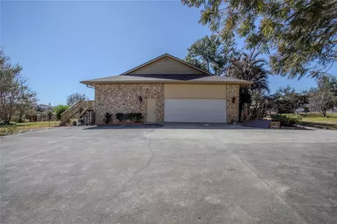 Exterior - 13 Hermosa Dr, Eustis, FL 32726 photo 4 of 11