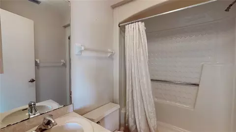 Bath - 13 Hermosa Dr, Eustis, FL 32726 photo 1 of 4