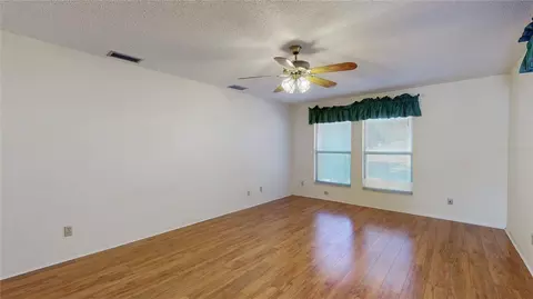 Living - 13 Hermosa Dr, Eustis, FL 32726 photo 5 of 15