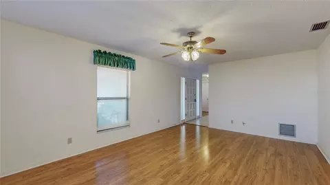 Living - 13 Hermosa Dr, Eustis, FL 32726 photo 6 of 15