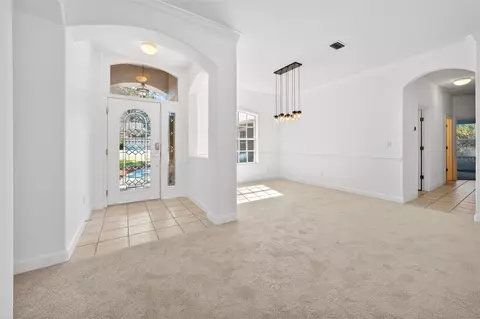 Entry Way - 19337 Spring Oak Dr, Eustis, FL 32736 photo 2 of 7