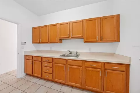 Kitchen - 19337 Spring Oak Dr, Eustis, FL 32736 photo 10 of 10