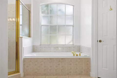 Bath - 19337 Spring Oak Dr, Eustis, FL 32736 photo 1 of 6