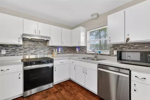 Kitchen - 2 Pine Track Ter, Ocala, FL 34472 photo 3 of 4