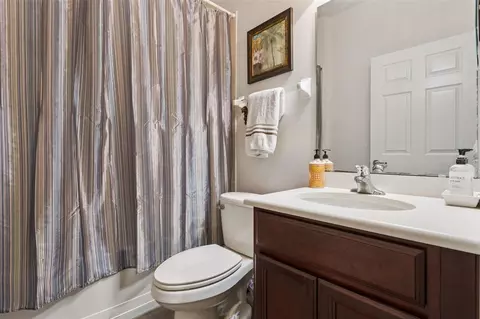 Bath - 30337 Gidran Ter, Mount Dora, FL 32757 photo 3 of 5