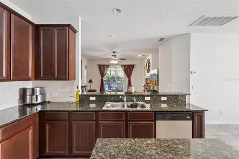 Kitchen - 30337 Gidran Ter, Mount Dora, FL 32757 photo 2 of 6