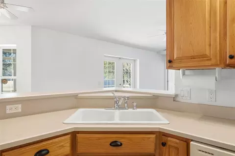 Kitchen - 36841 Reserve Dr, Eustis, FL 32736 photo 3 of 4