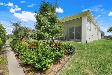 Exterior - 1990 Wallingford Loop, Mount Dora, FL 32757 photo 6 of 7