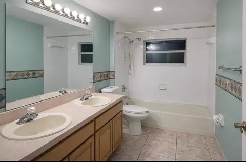 Bath - 1901 Ashley Oaks Ct, Saint Cloud, FL 34771 photo 2 of 2
