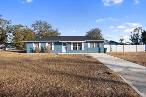 301 Magnolia Way, Lady Lake, FL 32159