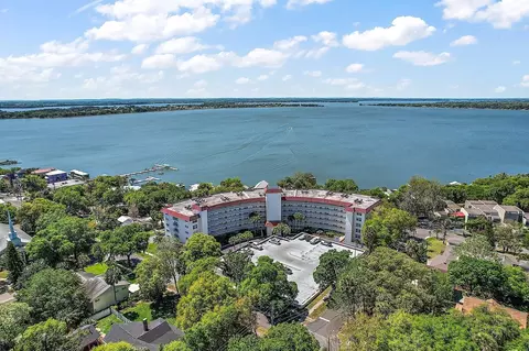 601 N Mcdonald St #109, Mount Dora, FL 32757