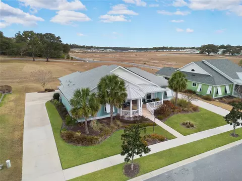 1097 Sugar Loaf Key Loop, Lady Lake, FL 32159