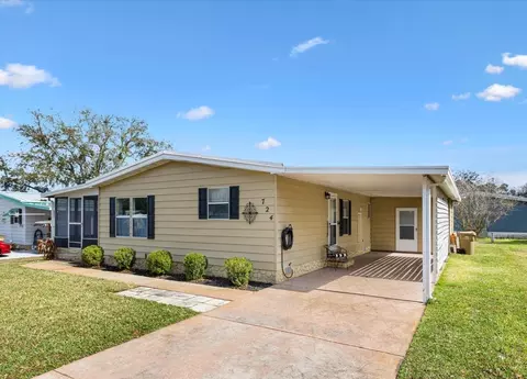 724 Royal Palm Ave, Lady Lake, FL 32159