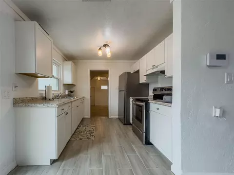 Kitchen - 1047 Clay Blvd, Eustis, FL 32726 photo 3 of 3