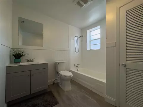 Bath - 1047 Clay Blvd, Eustis, FL 32726 photo 2 of 2