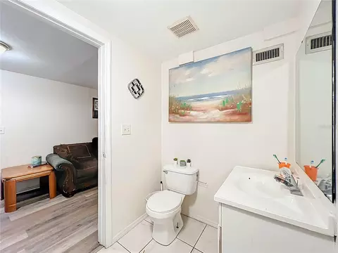 Bath - 301 E Atwater Ave, Eustis, FL 32726 photo 4 of 5