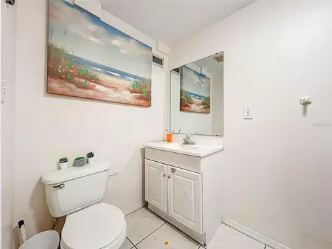Bath - 301 E Atwater Ave, Eustis, FL 32726 photo 2 of 5