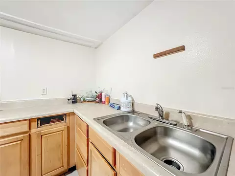 Kitchen - 301 E Atwater Ave, Eustis, FL 32726 photo 7 of 8