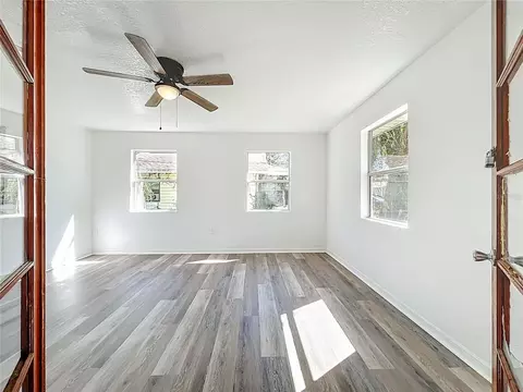 Living - 301 E Atwater Ave, Eustis, FL 32726 photo 8 of 15