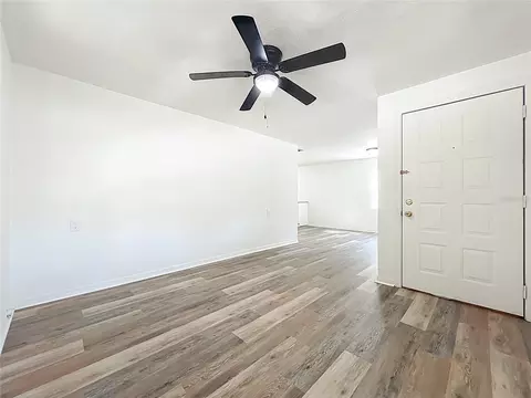 Living - 301 E Atwater Ave, Eustis, FL 32726 photo 11 of 15