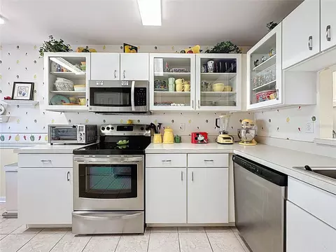 Kitchen - 3673 Rollingbrook St, Clermont, FL 34711 photo 1 of 5