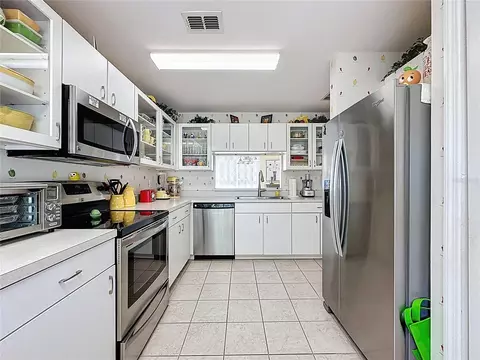 Kitchen - 3673 Rollingbrook St, Clermont, FL 34711 photo 2 of 5