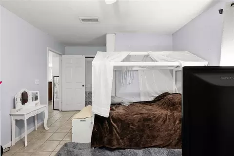 Bedroom - 12237 Cr 727, Webster, FL 33597 photo 2 of 4