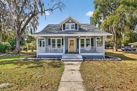 92 S Trowell Ave, Umatilla, FL 32784