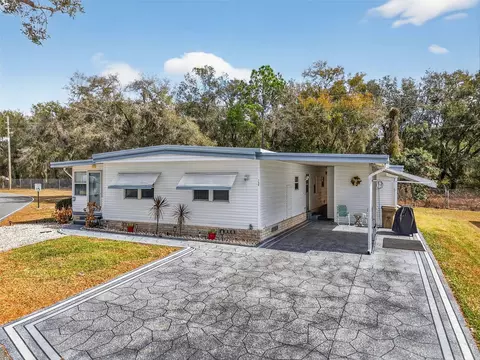 156 Royal Palm Dr, Leesburg, FL 34748
