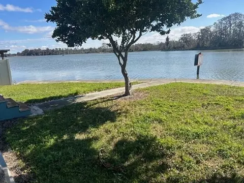 1629 Sunshine Ln, Tavares, FL 32778