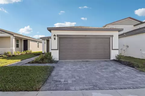 875 Sunshower Dr, Lady Lake, FL 32159