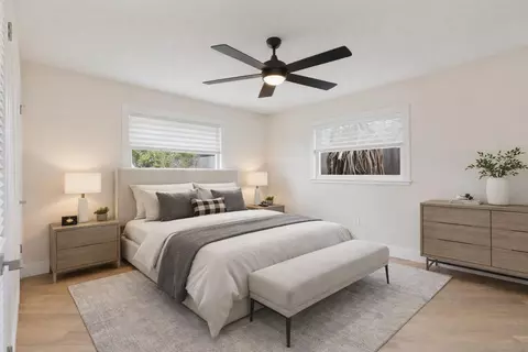 Bedroom - 1310 E Crooked Lake Dr, Eustis, FL 32726 photo 1 of 6