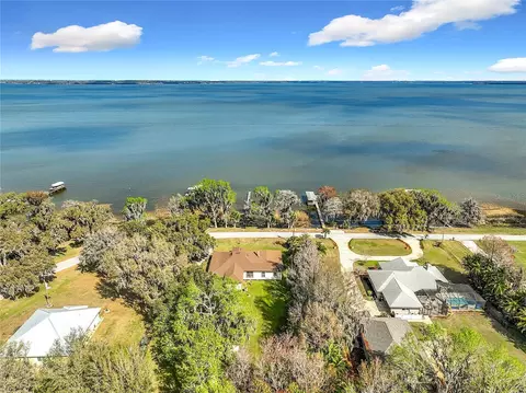 8408 Lakeshore Dr, Yalaha, FL 34797
