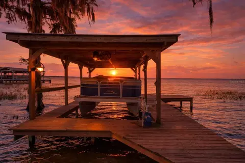 709 Lakeshore Dr, Eustis, FL 32726