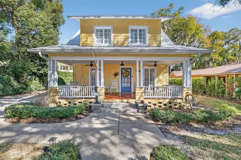 932 N Mcdonald St, Mount Dora, FL 32757