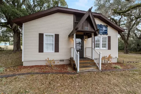 219 W Mcclendon St, Lady Lake, FL 32159