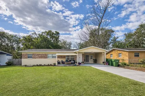 1405 Pembrook Dr, Leesburg, FL 34748