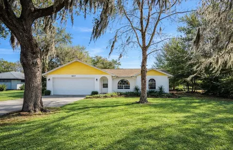 907 N West St, Bushnell, FL 33513